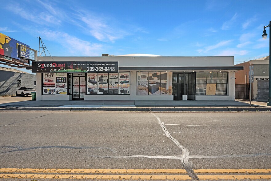 More Photos Of 200 N Cherokee Ln, Lodi Storefront For Sale