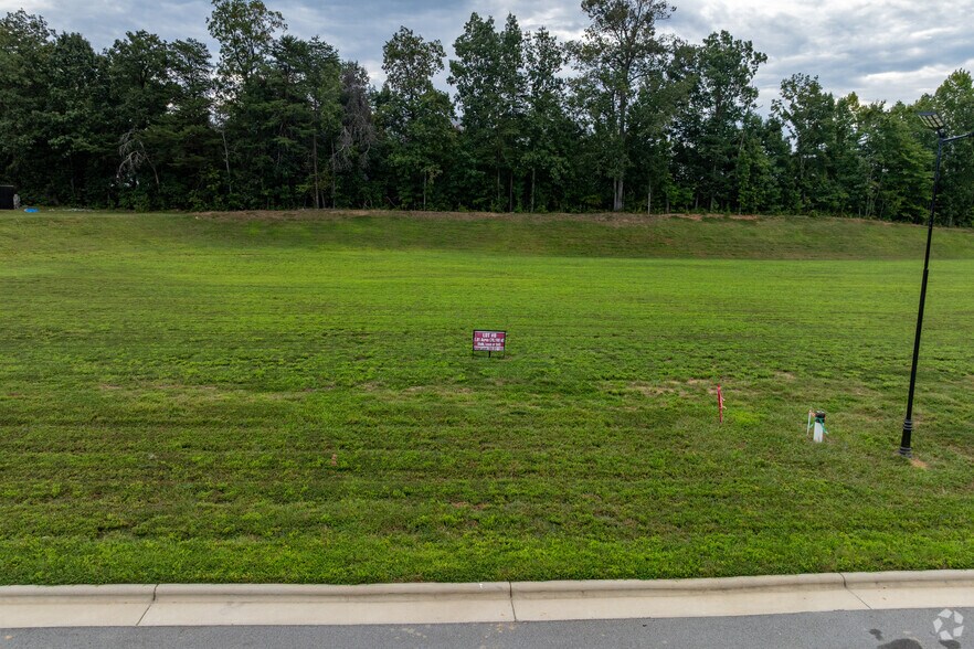 More Photos Of 8015 Thorndike Rd, Greensboro Land For Sale