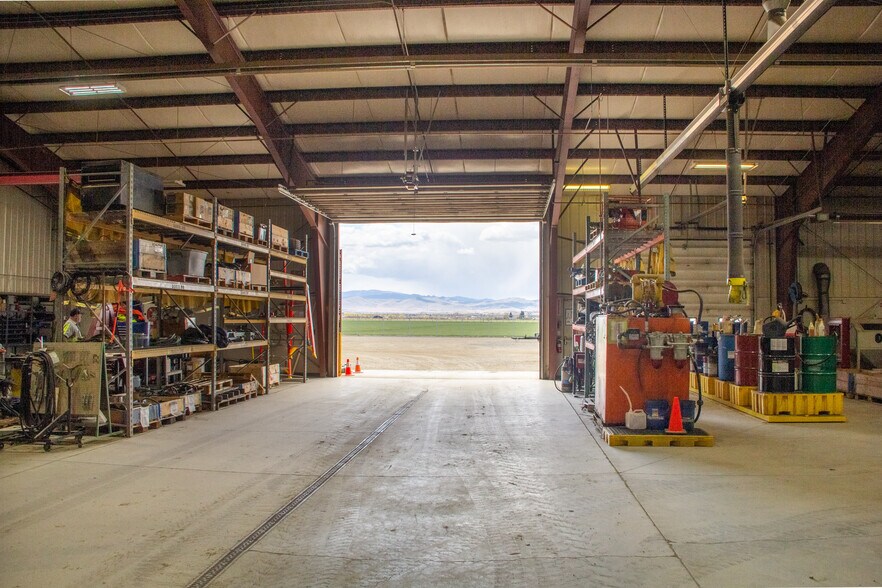 More Photos Of 3860 Helberg Dr, Helena Service For Lease