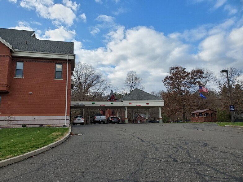 More Photos Of 333 Church St, Naugatuck Office For Sale