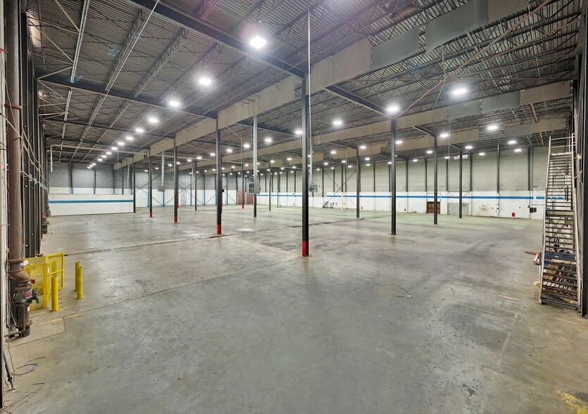More Photos Of 304 Arcadia Dr, Greenville Industrial For Lease
