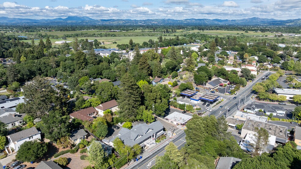 More Photos Of 7300 Healdsburg Ave, Sebastopol Office For Lease