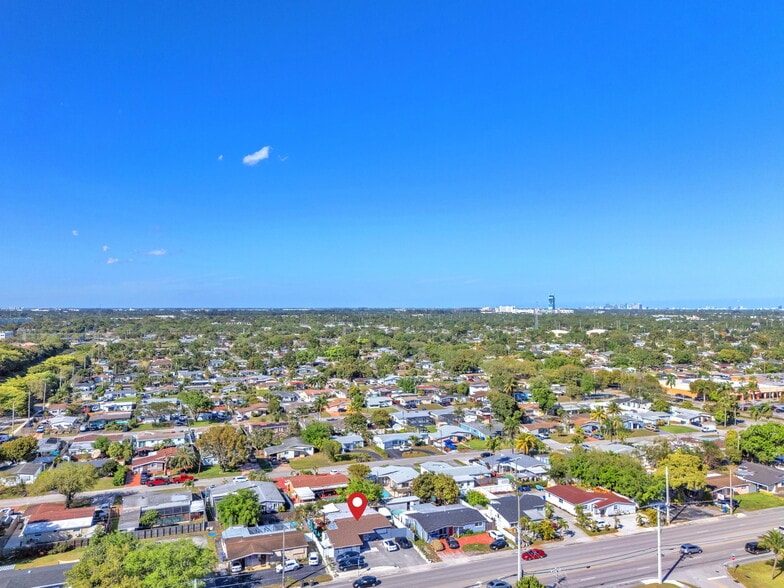 More Photos Of 7151 Taft St, Hollywood Office Residential For Sale