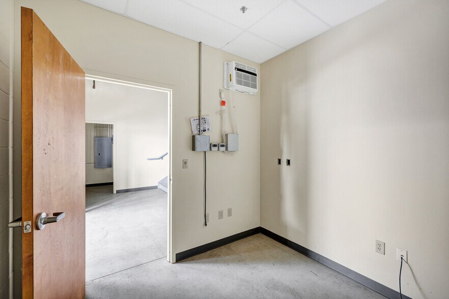 More Photos Of 9342 SE Loop 410, San Antonio Refrigeration Cold Storage For Lease
