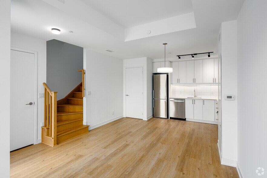 More Photos Of 9 Croham Rd, Toronto Apartments For Lease