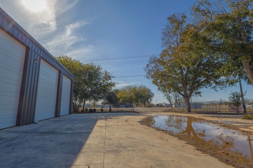 More Photos Of 7445 FM 725, Mcqueeney Self Storage For Sale
