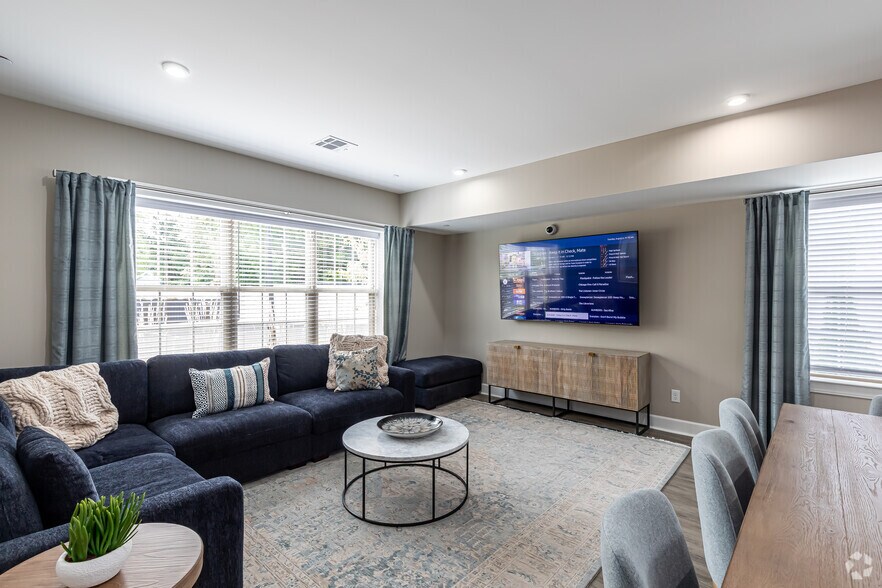 More Photos Of 800 Federal Rd, Brookfield Apartments For Lease