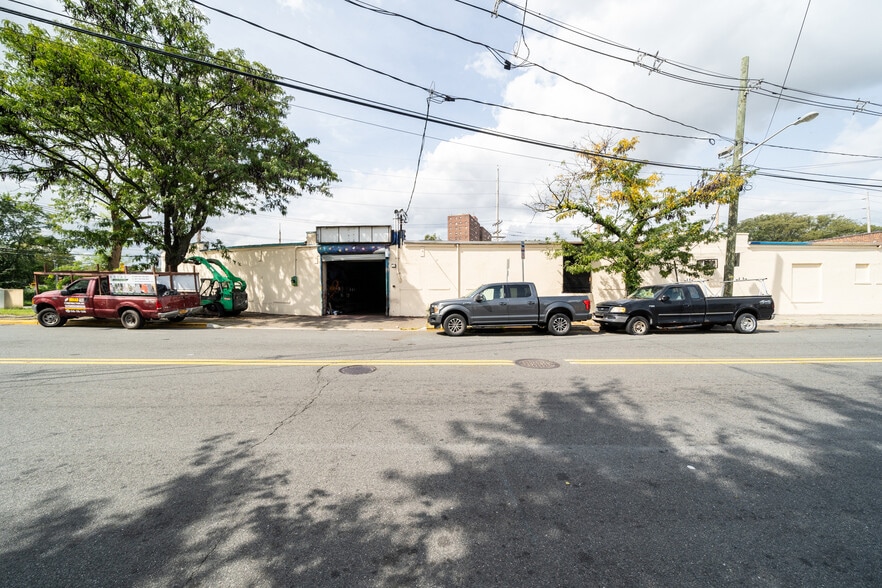 More Photos Of 1 Ocean Ave, Jersey City Storefront For Lease