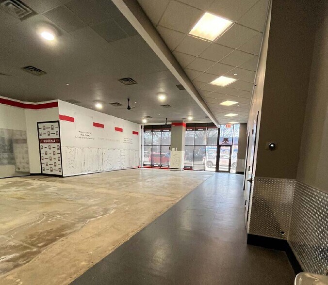 More Photos Of 73-25 Woodhaven Blvd, Forest Hills General Retail For Lease