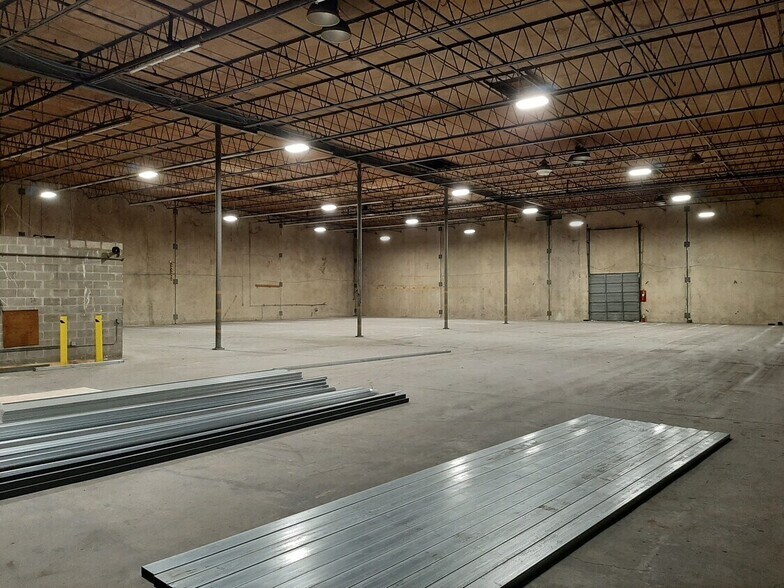 More Photos Of 6805 Stuart Ln S, Jacksonville Warehouse For Lease
