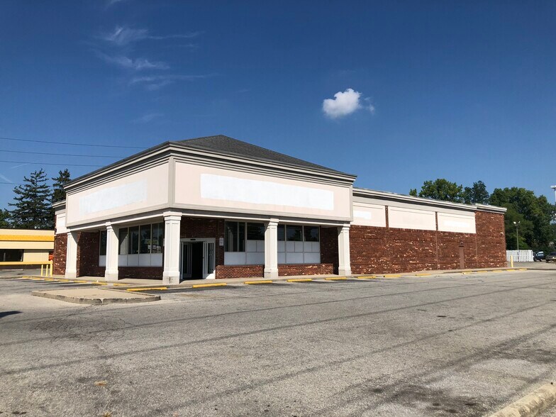 More Photos Of 7202 Michigan Rd, Indianapolis Drugstore For Lease