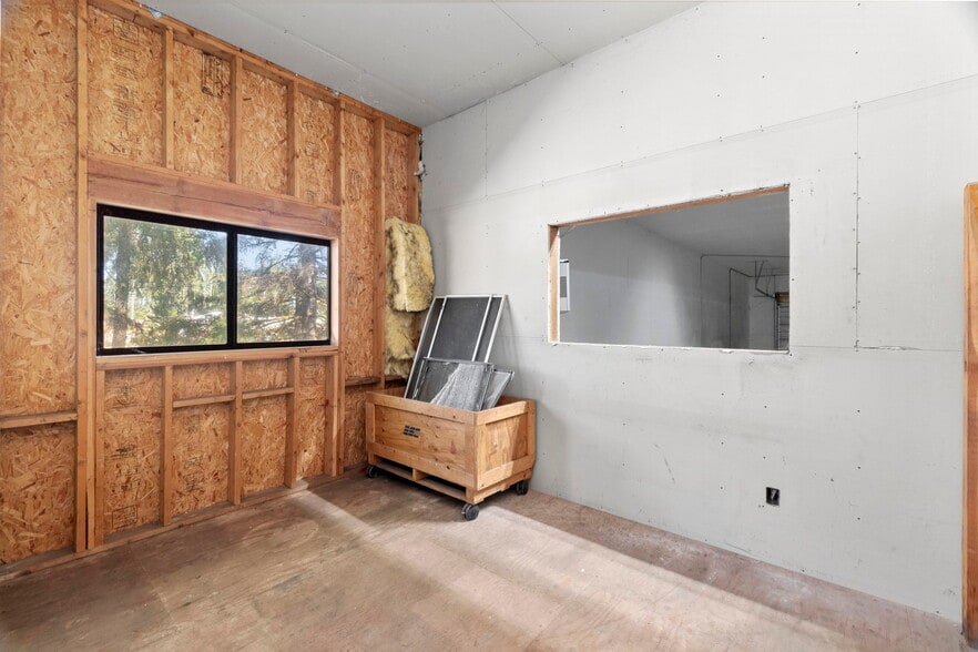 More Photos Of 21 Adonai Ct, Shelton Manufacturing For Sale