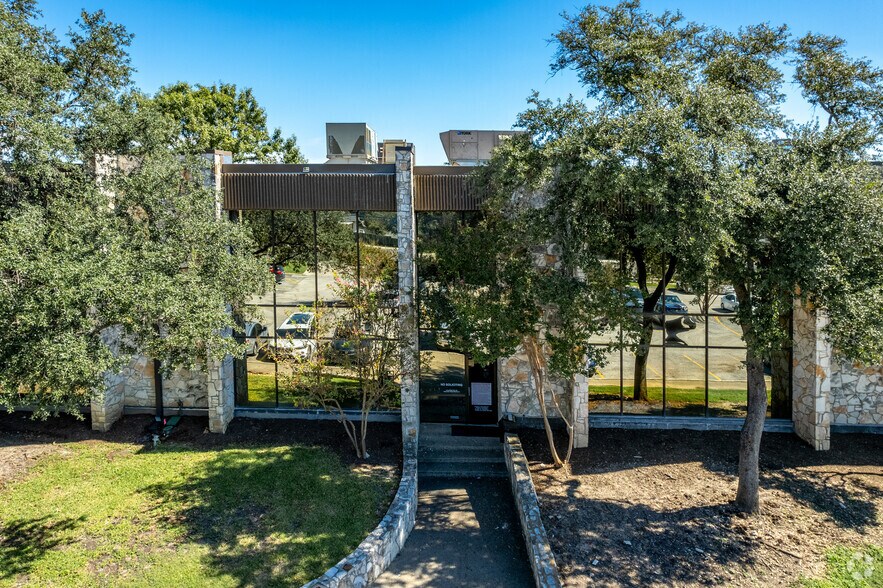 More Photos Of 7400 Blanco Rd, San Antonio Office For Lease