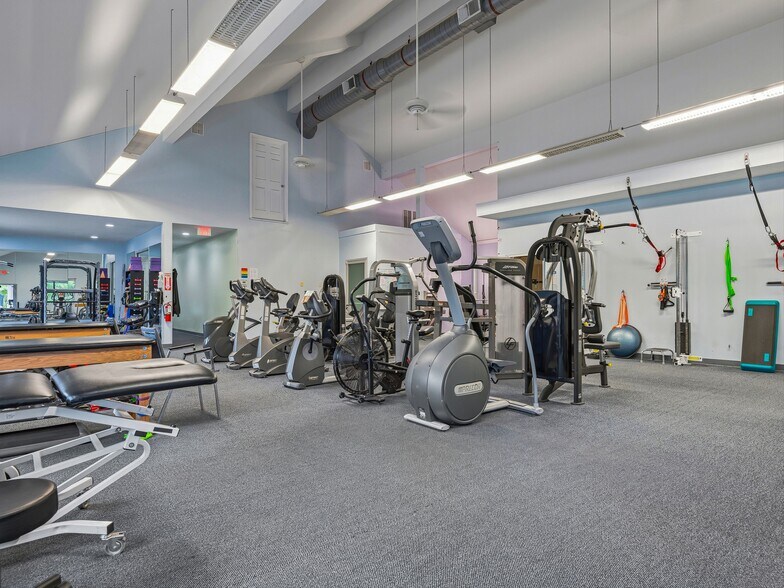More Photos Of 149 New Leicester Hwy, Asheville Office For Sale