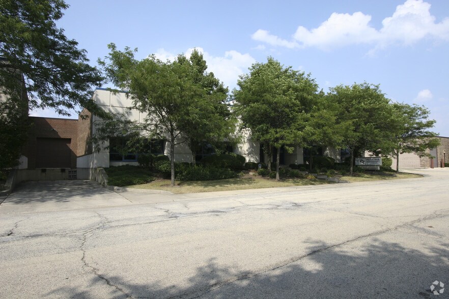 More Photos Of 620-630 Estes Ave, Schaumburg Warehouse For Sale