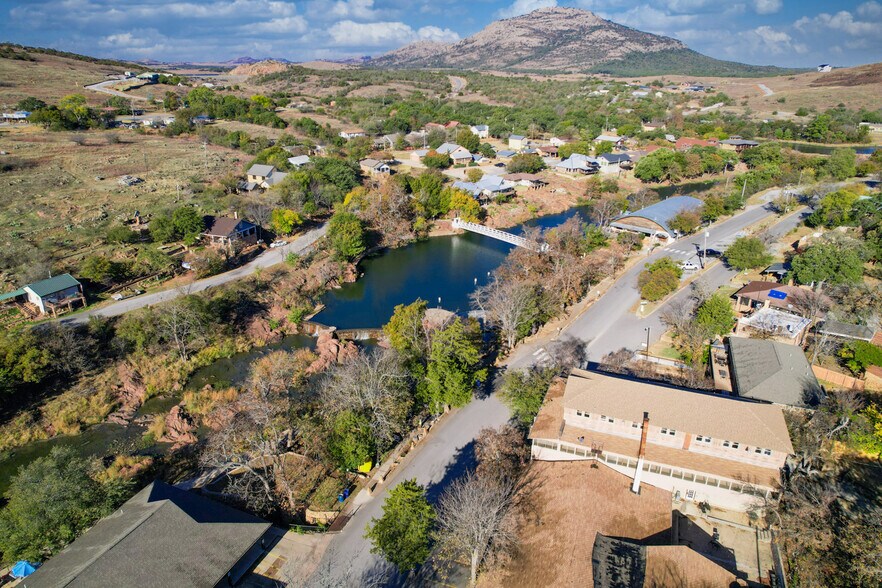 More Photos Of 140 E Lake Dr, Medicine Park Restaurant For Sale