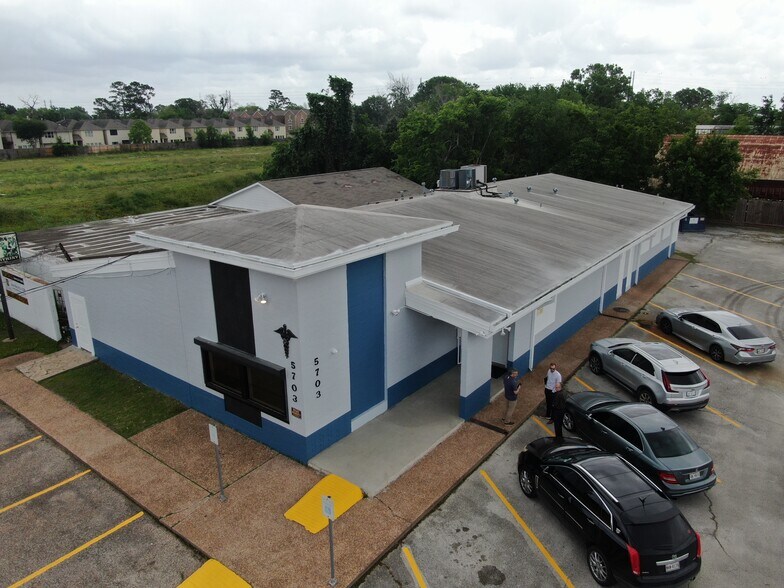 Primary Photo Of 5703 Martin Luther King Blvd, Houston Medical For Sale