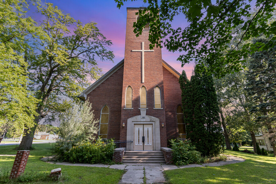 Primary Photo Of 102 Main St, Silver Lake Religious Facility For Sale