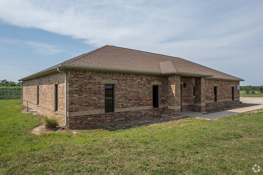 More Photos Of 3600 NW Lawton Rd, Columbus Land For Lease