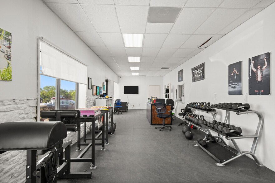 More Photos Of 9300 Brown Ln, Austin Warehouse For Lease