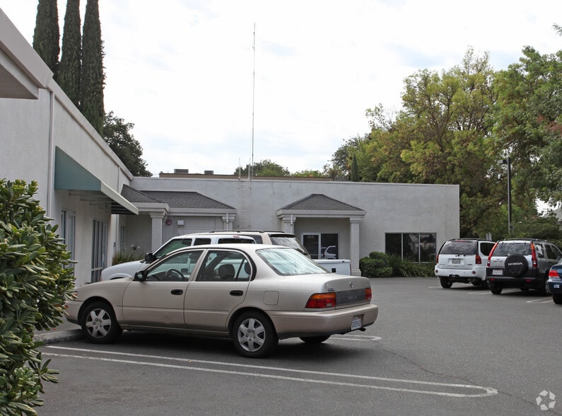 More Photos Of 1308 H St, Modesto Office For Lease