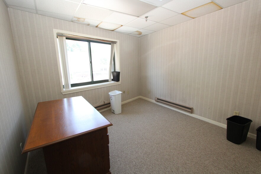 More Photos Of 7 Henry St, Worcester Warehouse For Sale