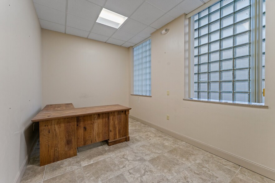 More Photos Of 403 Tenney Ave, Campbell Bank For Sale