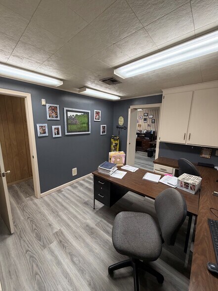 More Photos Of 2602 Chandler Rd, Muskogee Office For Sale