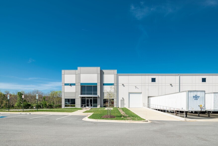 More Photos Of 6240 Columbia Park Rd, Hyattsville Warehouse For Lease