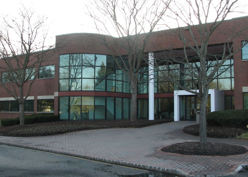 More Photos Of 198 Route 9 N, Manalapan Township Office For Lease