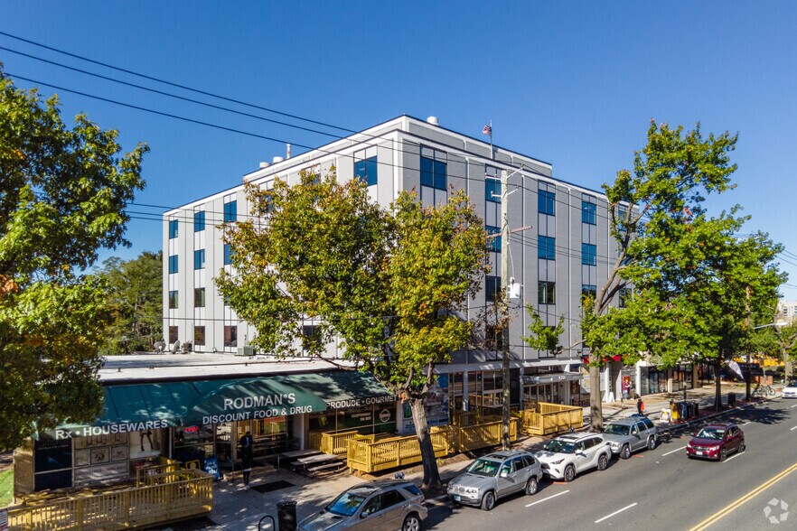 More Photos Of 5100 Wisconsin Ave NW, Washington Medical For Lease