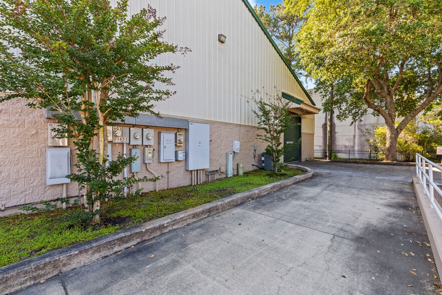 More Photos Of 3653 Regent Blvd, Jacksonville Warehouse For Sale