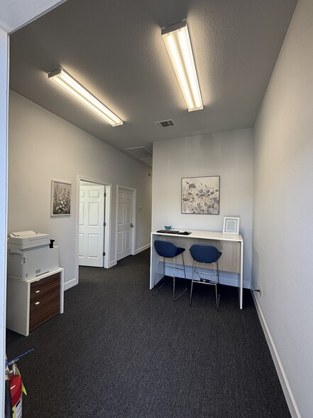 More Photos Of 660 S Bagdad Rd, Leander Office For Sale