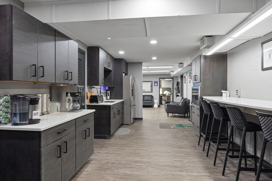 More Photos Of 2302 Highly St, Saint Joseph Warehouse For Sale