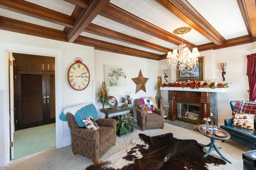 More Photos Of 620 Davis St, Wasco Specialty For Sale