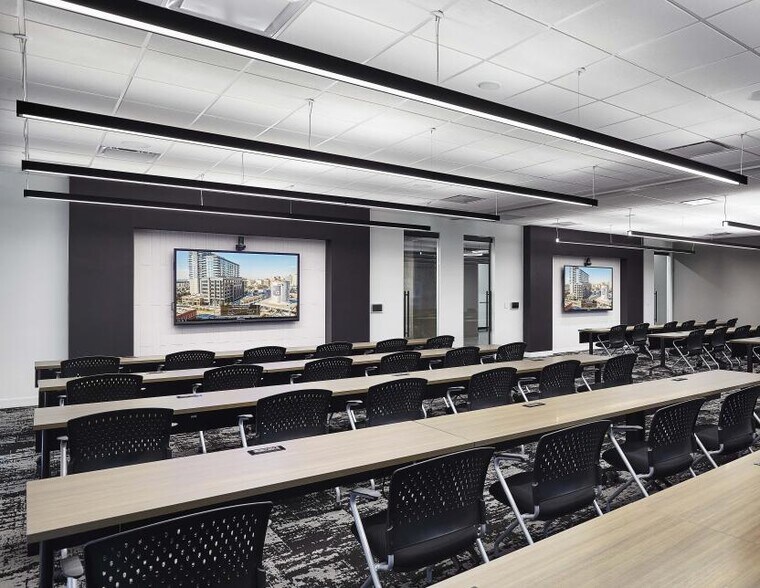 More Photos Of 14800 Landmark Blvd, Dallas Office For Lease