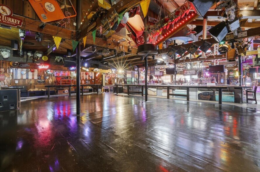 More Photos Of 3330 N Academy Blvd, Colorado Springs Bar For Sale