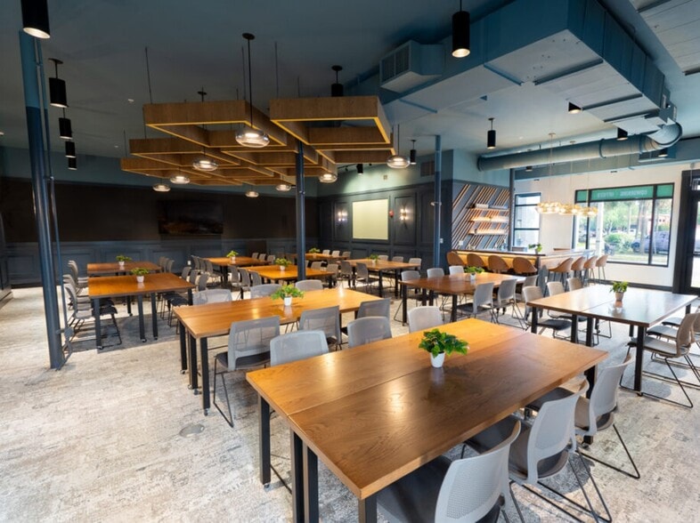 More Photos Of 2132 W Main St, Tampa Office For Sale