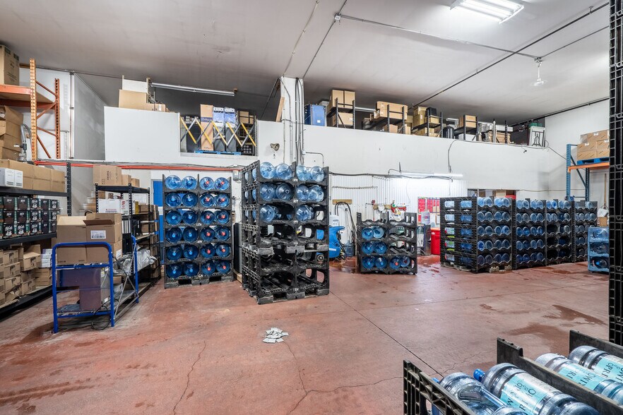 More Photos Of 2711 50 Av, Lloydminster Industrial For Sale