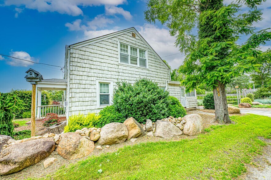 More Photos Of 185 N Country Rd, Mount Sinai Garden Center For Sale