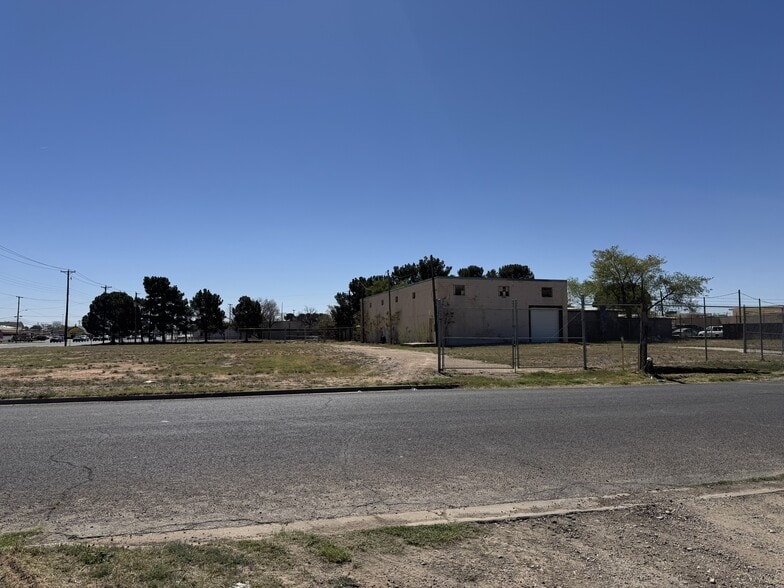 Primary Photo Of 800 S Grant Ave, Odessa Freestanding For Sale