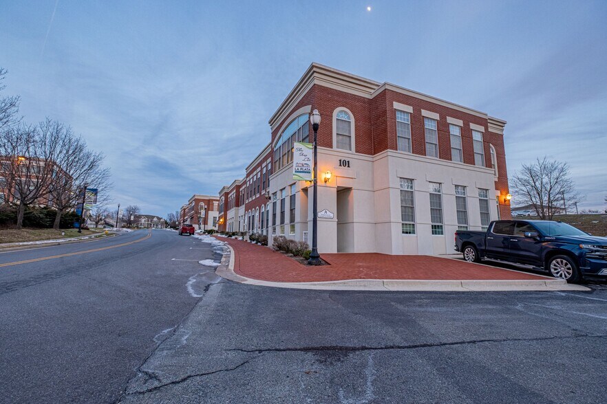 More Photos Of 101-201 Centennial St, La Plata Medical For Sale
