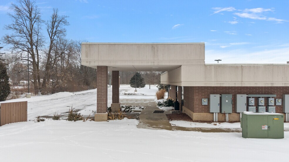 More Photos Of 1794 N Lapeer Rd, Lapeer Medical For Sale