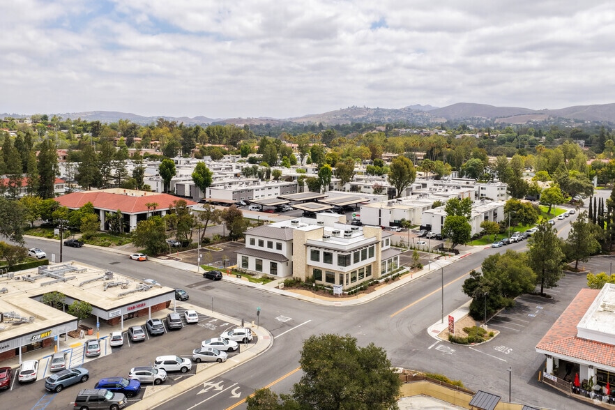 More Photos Of 420 Pennsfield Pl, Thousand Oaks Medical For Lease
