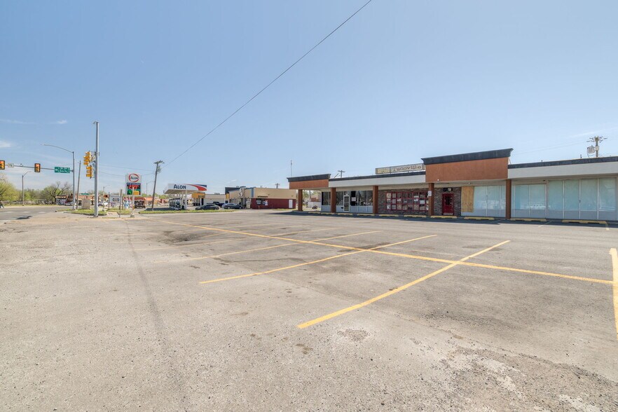 More Photos Of 3500-3534 S Newcastle Rd, Oklahoma City Storefront For Lease