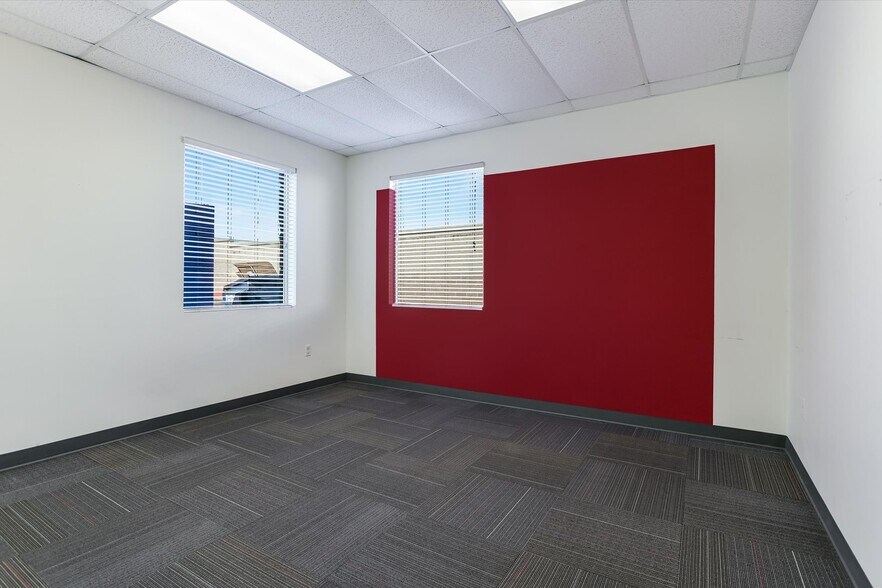 More Photos Of 7700 Cat Hollow Dr, Round Rock Medical For Sale