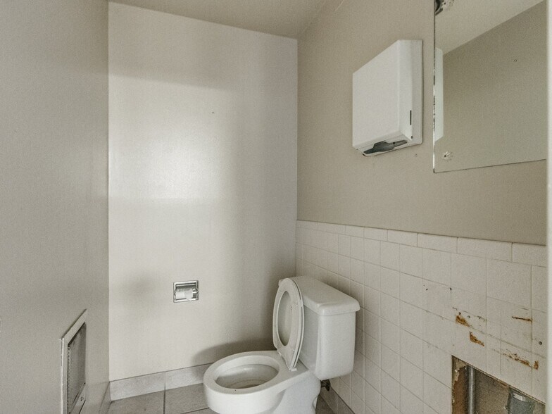 More Photos Of 5835 S Pennsylvania Ave, Oklahoma City Medical For Sale