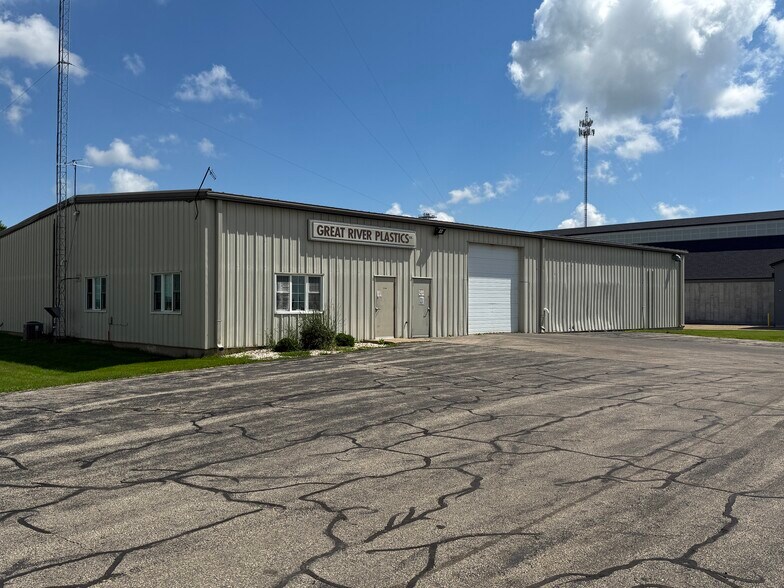 Primary Photo Of 2000 Industrial Park Rd, Lancaster Manufacturing For Sale