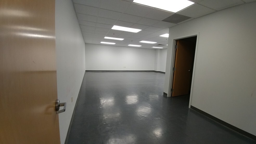 More Photos Of 95 James Way, Southampton Light Distribution For Lease