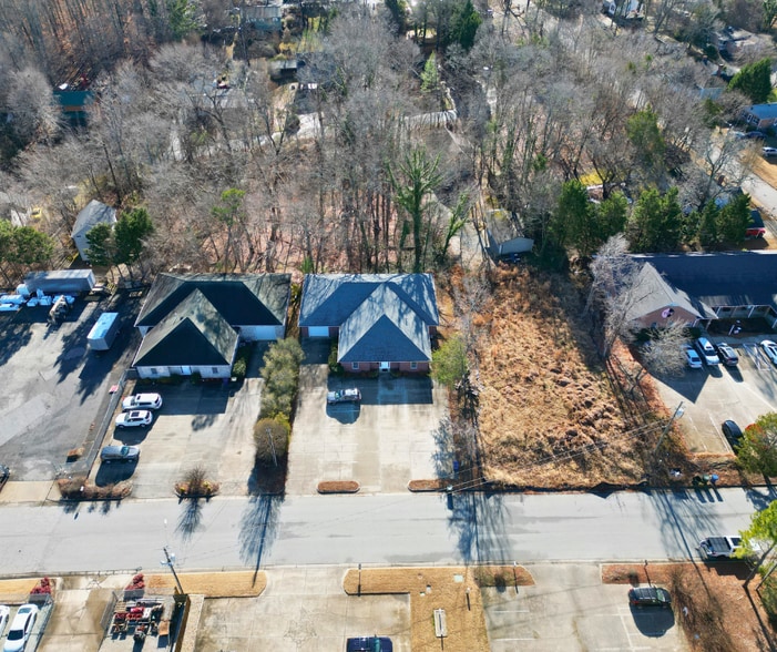 More Photos Of 206 Hillstone Dr, Jamestown Office For Lease